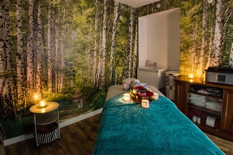 Intimate massage Brothel Queenstown Estate